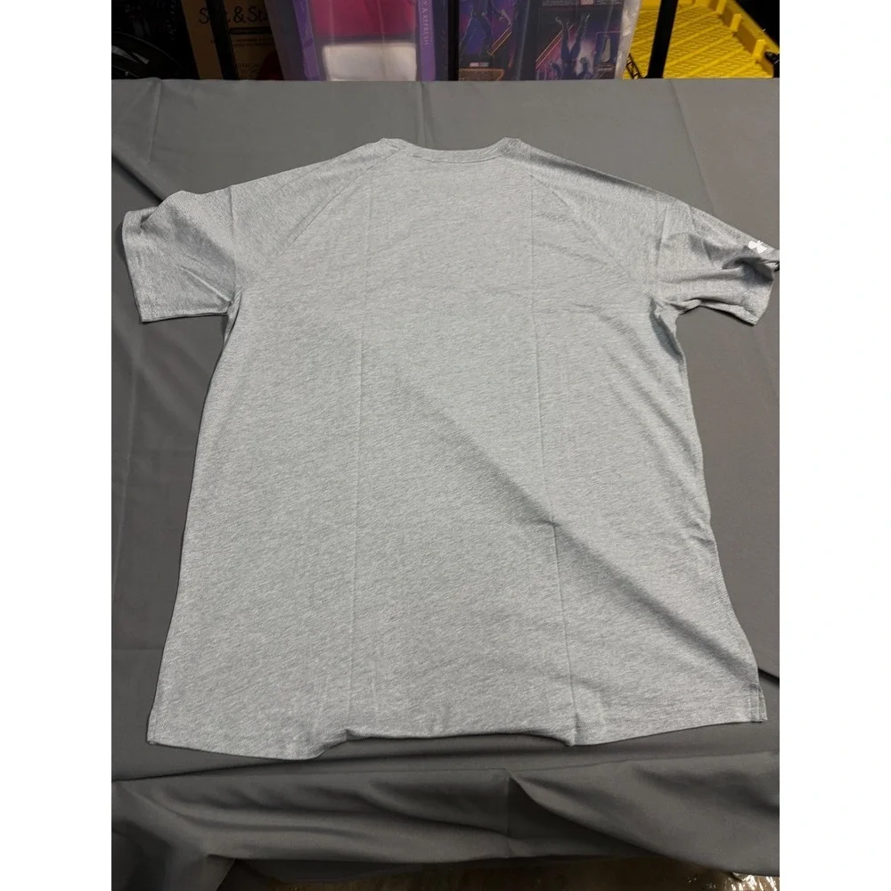 Under Armour Mens Sportstyle Left Chest T-Shirt Heather Grey Loose Fit Large NWT